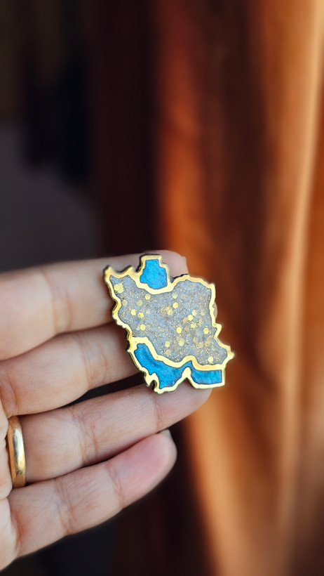 سنجاق سینه ایرانِ جان